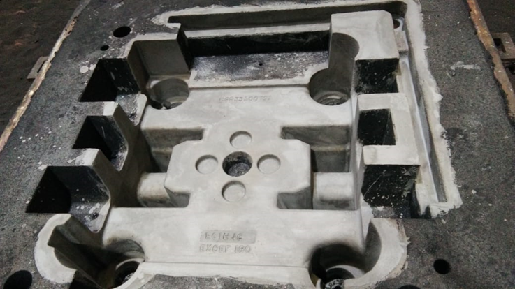 DFCAST Z-700 zircon-graphite coating